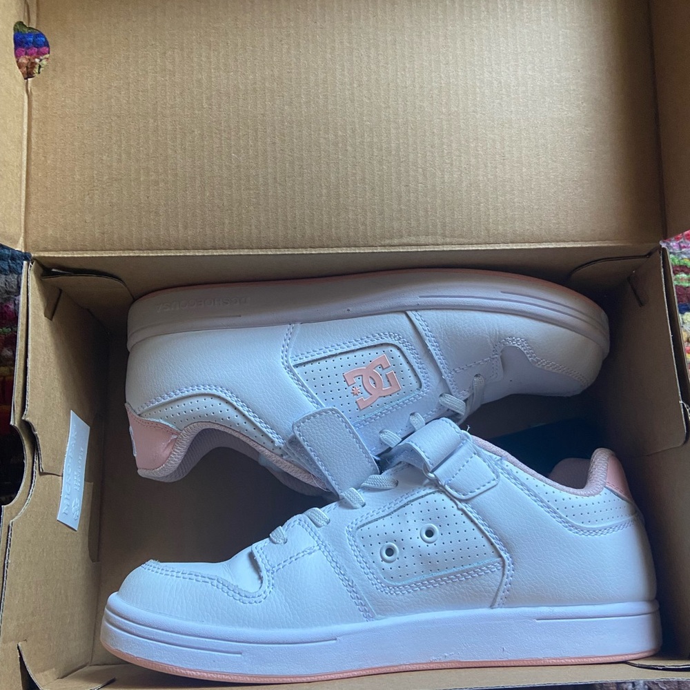 DC SNEAKERS PINK AND WHITE